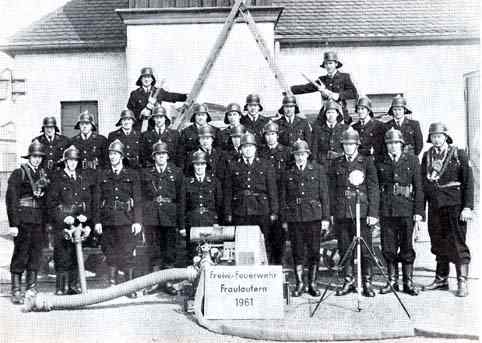 Gruppenfoto der Freiwilligen Feuerwehr (Saarlouis) Fraulautern von 1967